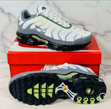 Load image into Gallery viewer, Shoes