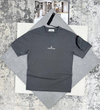 Load image into Gallery viewer, T-shirt