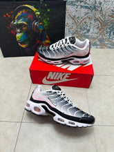 Load image into Gallery viewer, Shoes