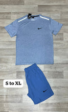 Load image into Gallery viewer, T-shirt