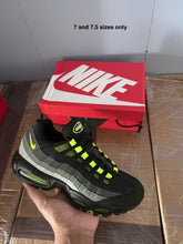 Load image into Gallery viewer, Shoes