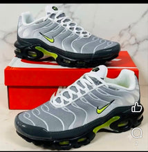 Load image into Gallery viewer, Shoes