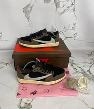 Load image into Gallery viewer, Shoes