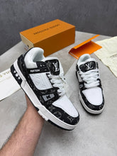 Load image into Gallery viewer, Shoes