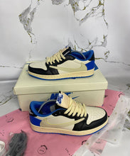 Load image into Gallery viewer, Shoes