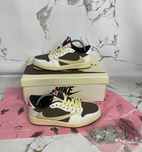 Load image into Gallery viewer, Shoes