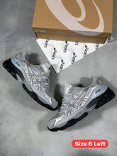 Load image into Gallery viewer, Shoes