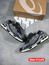 Load image into Gallery viewer, Shoes