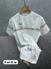 Load image into Gallery viewer, Tshirt