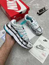 Load image into Gallery viewer, Shoes