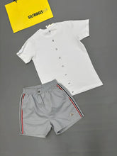 Load image into Gallery viewer, T-shirt