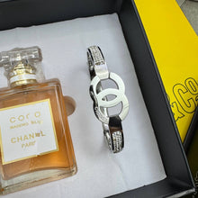 Load image into Gallery viewer, Perfume