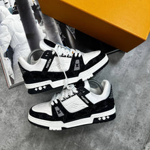 Load image into Gallery viewer, Shoes