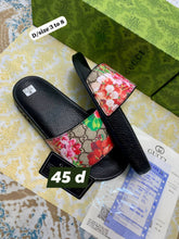 Load image into Gallery viewer, Slipper