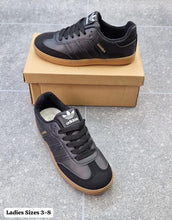 Load image into Gallery viewer, Shoes