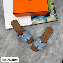 Load image into Gallery viewer, Slipper