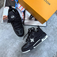 Load image into Gallery viewer, Shoes
