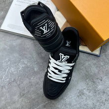 Load image into Gallery viewer, Shoes