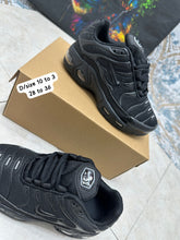 Load image into Gallery viewer, Shoes