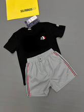Load image into Gallery viewer, T-shirt