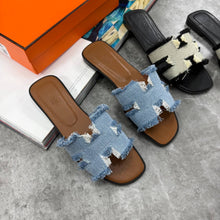 Load image into Gallery viewer, Slipper