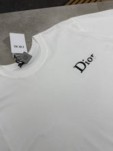 Load image into Gallery viewer, T-shirt
