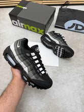 Load image into Gallery viewer, Shoes