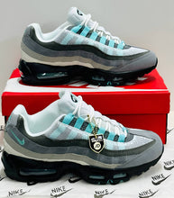 Load image into Gallery viewer, Shoes