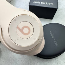 Load image into Gallery viewer, Headphone
