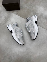 Load image into Gallery viewer, Shoes