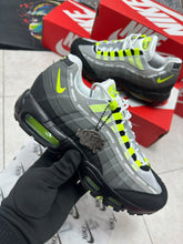 Load image into Gallery viewer, Shoes