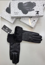 Load image into Gallery viewer, Glove