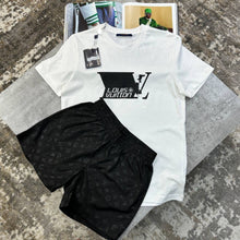 Load image into Gallery viewer, Tshirt