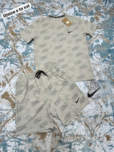 Load image into Gallery viewer, Tshirt