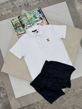 Load image into Gallery viewer, T-shirt