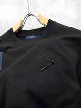 Load image into Gallery viewer, T-shirt