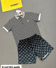 Load image into Gallery viewer, Tshirt