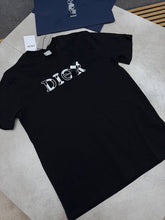 Load image into Gallery viewer, T-shirt