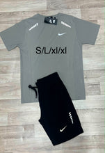 Load image into Gallery viewer, T-shirt