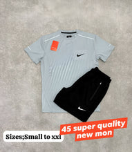 Load image into Gallery viewer, Tshirt