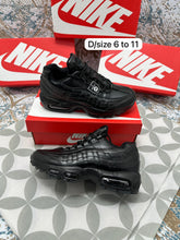 Load image into Gallery viewer, Shoes