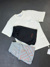 Load image into Gallery viewer, T-shirt