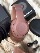 Load image into Gallery viewer, Headphone