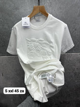 Load image into Gallery viewer, Tshirt