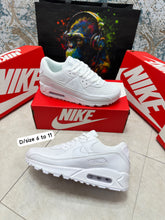 Load image into Gallery viewer, Shoes