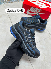 Load image into Gallery viewer, Shoes