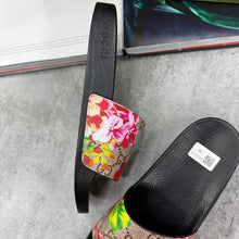 Load image into Gallery viewer, Slipper