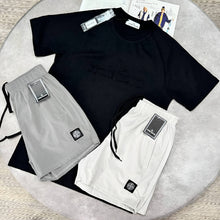 Load image into Gallery viewer, T-shirt