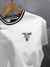 Load image into Gallery viewer, T-shirt
