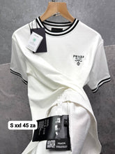 Load image into Gallery viewer, T-shirt